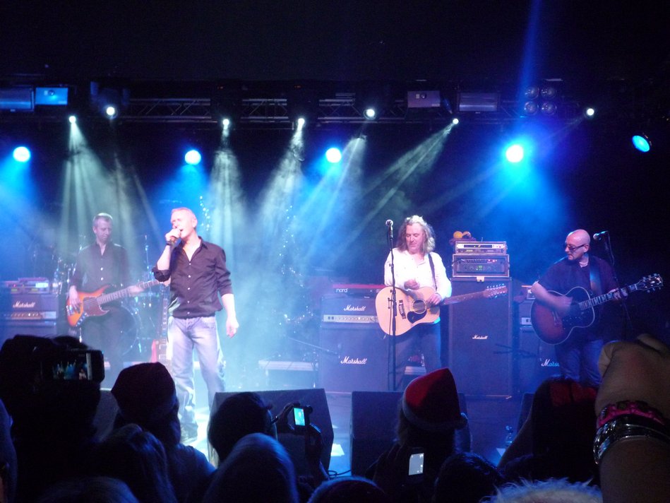 thunder_xmas_show_nottingham_rock_city_2011-12-21 22-36-05 kieron atkinson